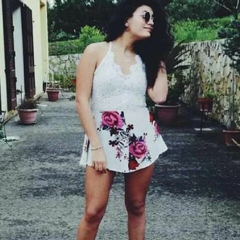 White Floral Romper - Picture 4 of 8